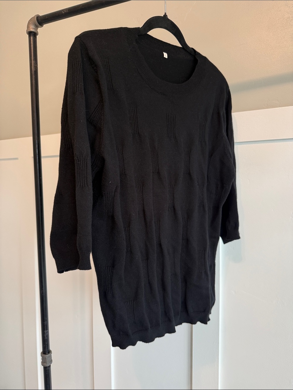 Women's Black Crewneck Long Sleeve Knit Top